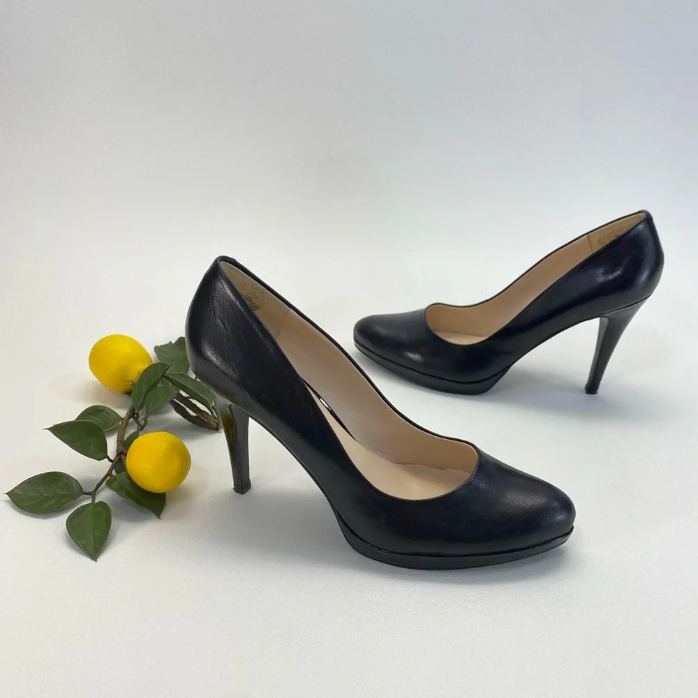 Classic Black Pumps Heels Leather + Patent Leather Heel Preppy Evening Office 10